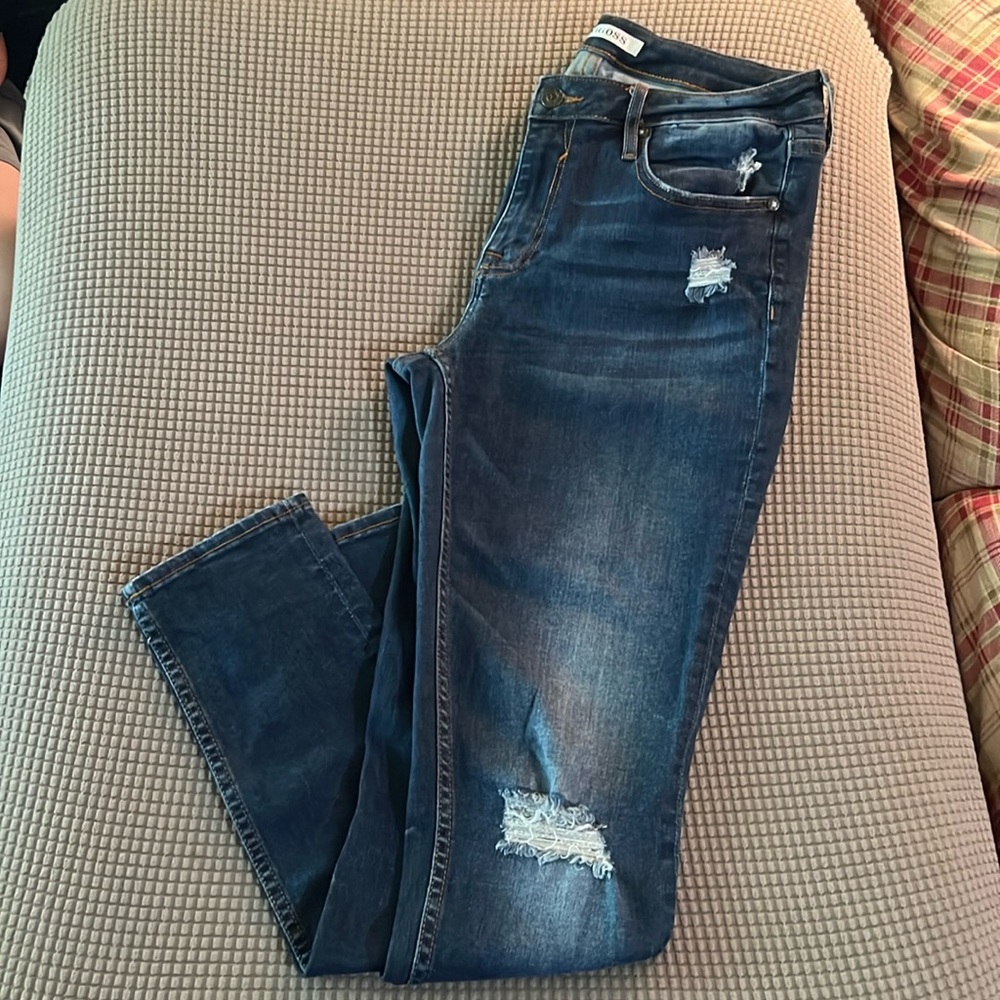 Vigoss brand skinny jeans. Dark wash. Fraying. Distressed. Like new! Size 29